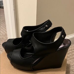 Simply Vera Vera Wang Black Peep-Toe Wedges